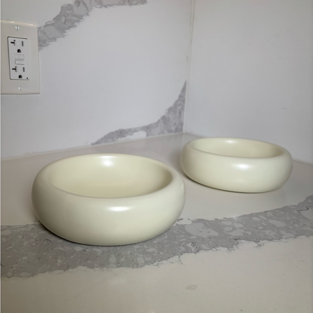 Set of 2 Cream Ceramic Bowls
